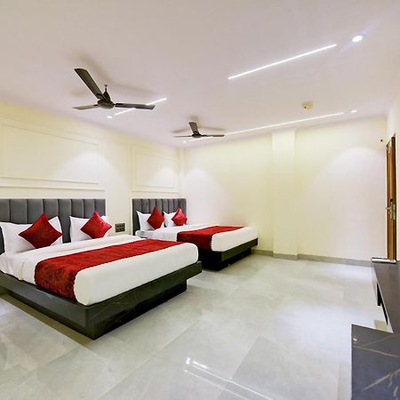 Hotel Surya Plaza Нью-Дели Экстерьер фото