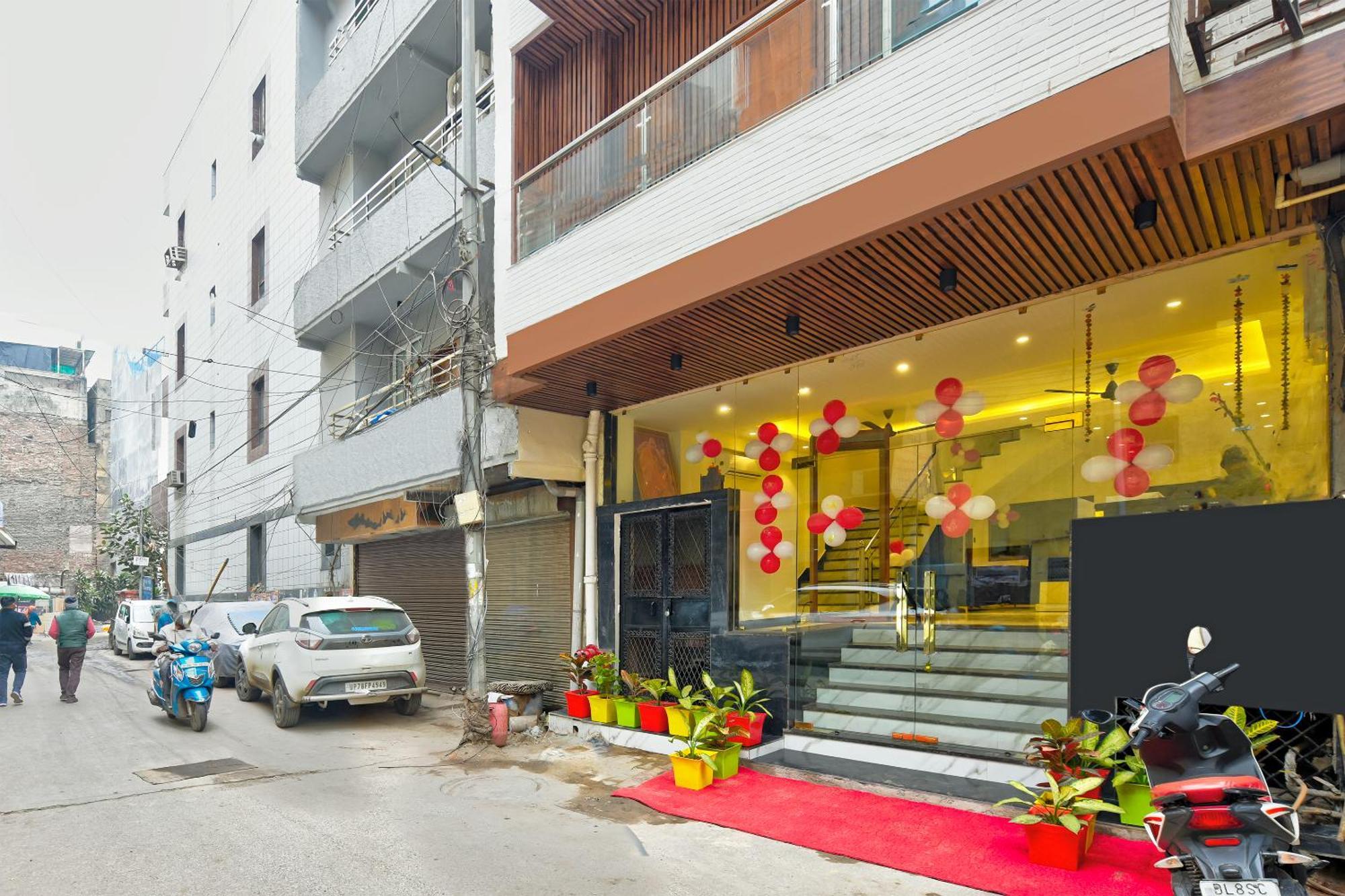 Hotel Surya Plaza Нью-Дели Экстерьер фото