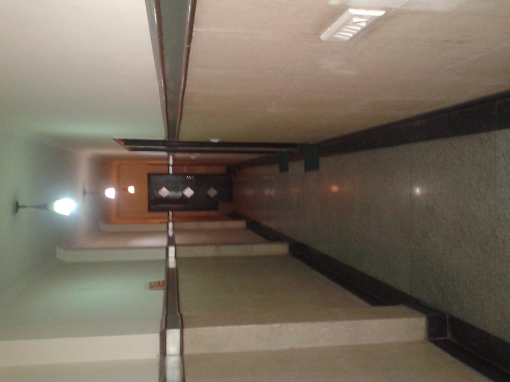 Hotel Surya Plaza Нью-Дели Экстерьер фото